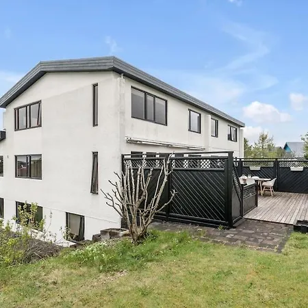 A Modern And Stylish Furnished House In Reykjavik Villa Exterior photo