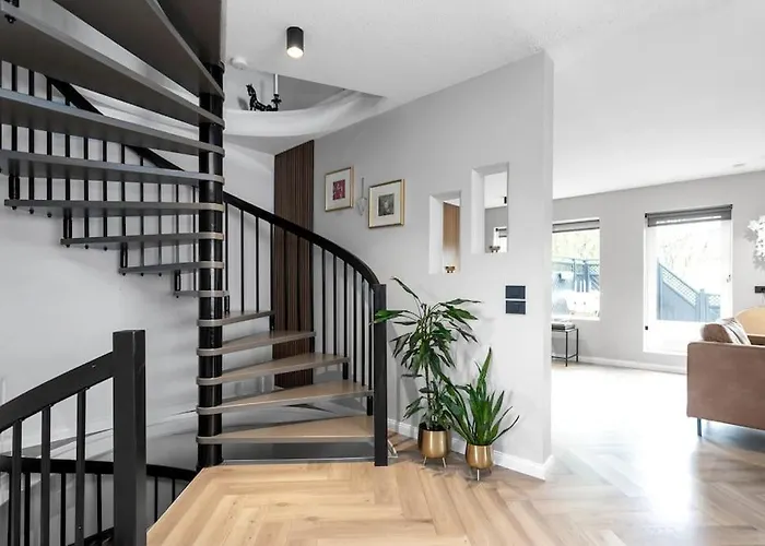 A Modern And Stylish Furnished House In Reykjavik