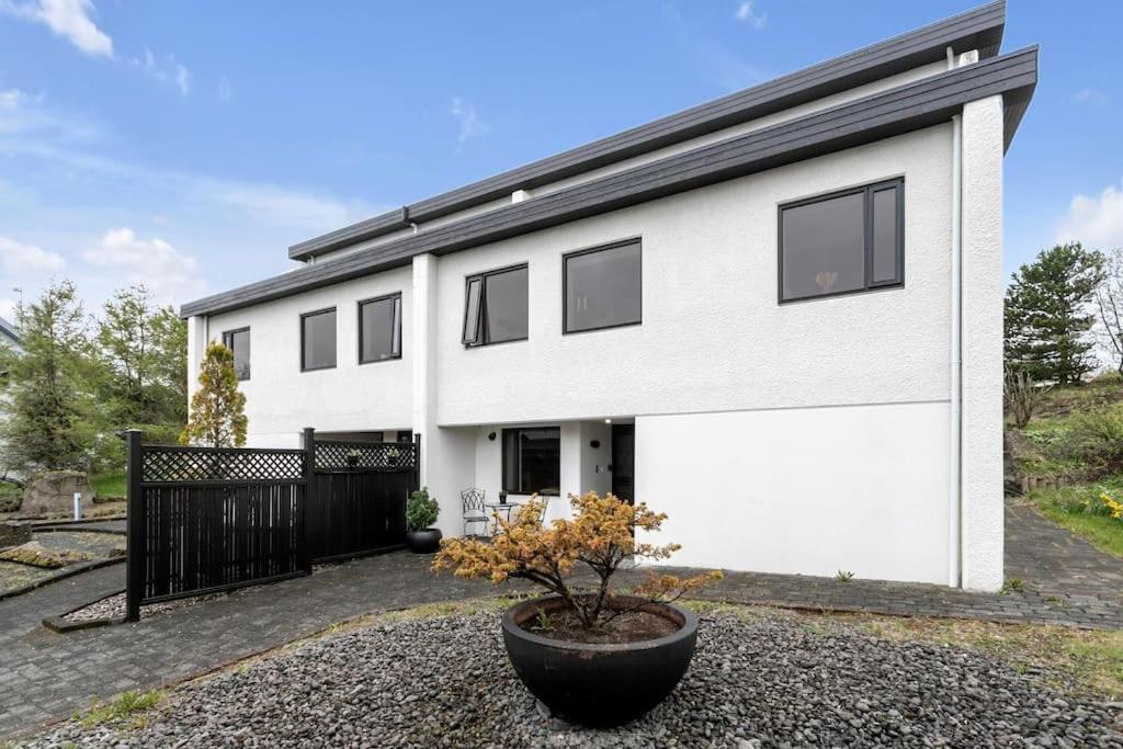 A Modern And Stylish Furnished House In * Reykjavík