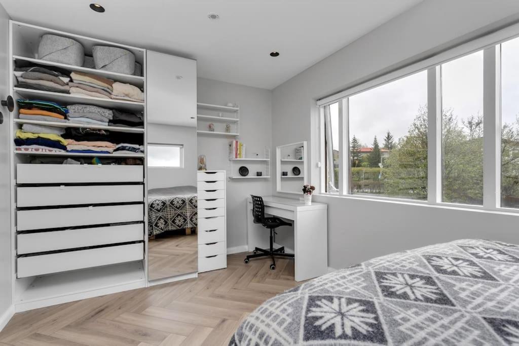 A Modern And Stylish Furnished House In Villa Reykjavík
